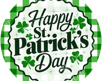 Op de afbeelding: Een ronde St. Patrick's Day-bord met een groen-witte geruite rand. Het bord toont de tekst "Happy St. Patrick's Day" in een decoratief lettertype, samen met klaver- en steraccenten.