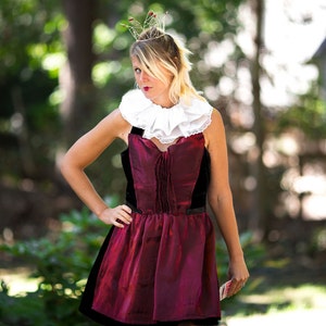 Women&#39;s Queen of Hearts Costume size L