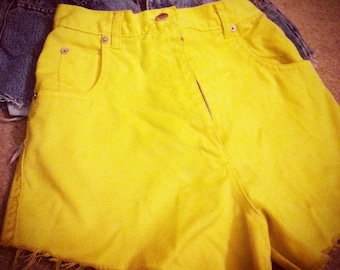 High waist Denim cutoff shorts - yellow