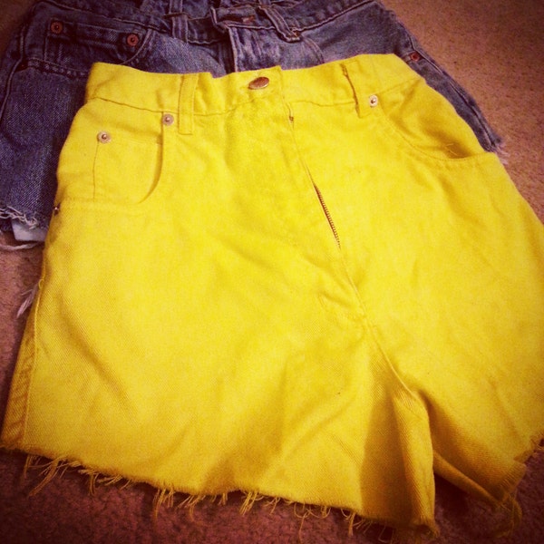 High waist Denim cutoff shorts - yellow