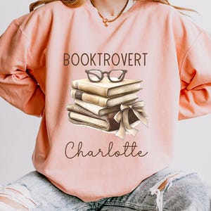 Personalized Bookworm Sweatshirt, Cozy Gift for Readers, Literary Lover Apparel, Casual Style for Book Lovers, Sweatshirt for Book Club