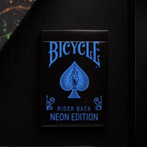 Cartas de baralho Bicycle Cool-Blue Neon Rider Back