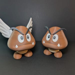 Goomba ぬいぐるみとキノコ型オブジェ Goomba (mario) - Etsy