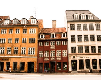 Kopenhagen-Fotografie-Druck – Farbenfrohes dänisches Architektur-Wandbild – Dänische Straßenfotografie – Torvegade Christianshavn-Druck
