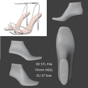Puede incluir: Sandalias plateadas de tacón alto con correas de pedrería y tacones transparentes. Las sandalias tienen punta cuadrada y correa en el tobillo. La imagen también muestra modelos 3D de una horma de zapato, con el texto "3D STL File", "70mm HEEL" y "EU 37 Size".