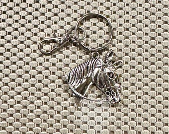 Llavero de caballo, personalizado, accesorio para bolso, dije para bolso, llavero para mochila, regalo para él