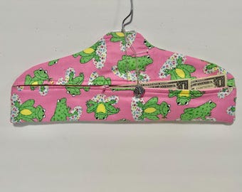 Caja fuerte con tapa para perchas: almacenamiento oculto de joyas y objetos de valor