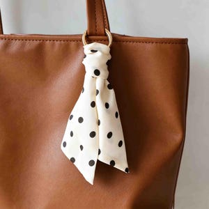 Personliga blommiga satinnyckelringar | Väskberlocker, handväsksaccessoar för kvinnor, handväsksberlock, blommig satin, blommig nyckelring, ryggsäcksaccessoar
