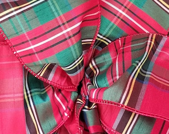 Christmas Wreath Bow, Red and Green Tartan Plaid Wired Bow, Window Bow, Plaid Christmas Bow, Tartan Plaid Wired Holiday Bow, Elegant Bow