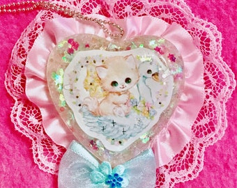 Kitty On Swan- Sweetheart necklace