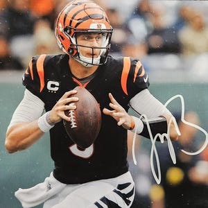 Joe Burrow Cincinatti Bengals Foto autografata 8 1/2 x 11 con certificato di autenticità