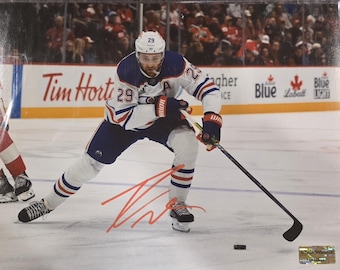 Connor McDavid NHL Edmonton Oilers Signed 8 x 10 Photo w coa