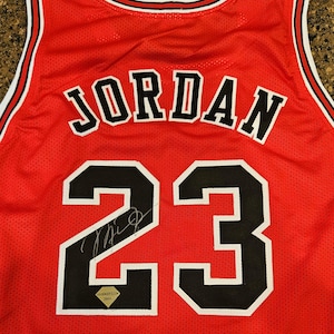 Michael Jordan NBA HOF Signed Chicago Bulls Jersey w coa