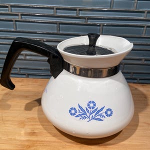 CorningWare Vintage 1960’s Blue Cornflower 6 Cup Teapot Kettle W/ Lid