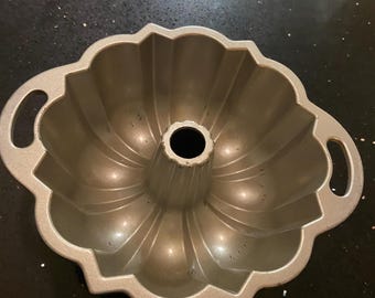 Nordic Ware Bundt cake pan 6 Cup