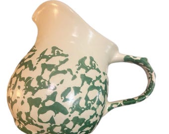 Piccola lattiera in ceramica verde vintage con effetto schizzi / Brocca per il latte in ceramica spugnosa stile country cottage / Decorazione rustica per la tavola della cucina in stile fattoria