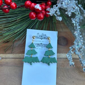 Dangling Christmas tree