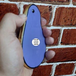 7 x 10 cm handgemaakte speelgoedpeer, ziet eruit als een smartphone, gemaakt van epoxyhars en print, de limited edition - niet-werkend