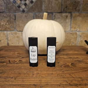 Tallow Lip Balm, Tallow Lip Care, All natural Lip Balm, Tallow chapstick, chapstick, all natural chapstick, Moisturizing Lip Balm, dry lips