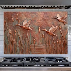 Dosseret en verre Flying Ducks en relief cuivre crédence-arrière-plan dans les tons cuivre Art mural canards-panneau de verre de cuisine de luxe inspiré de la nature