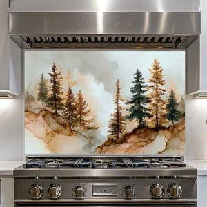 Dosseret en verre et pin : décoration murale de cuisine en forêt rustique