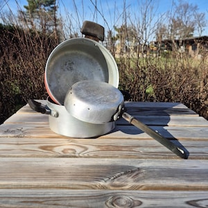 Set of 3 Vintage Aluminum Cooking Pots with Cast Handles / Mid Century Kitchen Decor