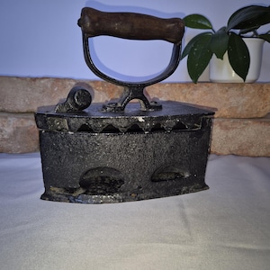 Vintage Kohle-Bügeleisen – Antique authentisch