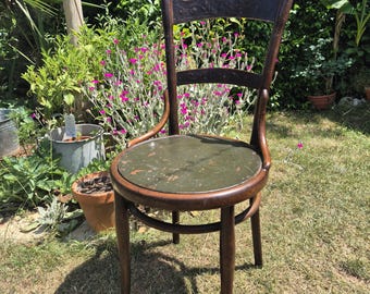 Vintage Wooden Chair – Ornate Backrest, Decorative Piece