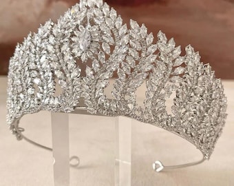 Wedding Tiara bridal tiara crystal crown bridal headpiece wedding crown crystals headpiece elegant tiara statement wedding reception