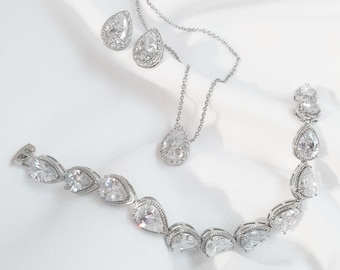 Jewelry Set for brides, Wedding Necklace Set, bridal jewelry, wedding jewelry, teardrop set, necklace set, jewelry set for bride