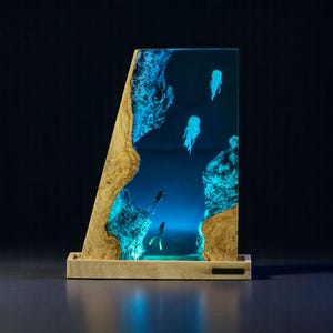 Jellyfish Lamp – LED Ocean Night Light, Mesmerizing Sea Creature Decor for Kids and Adults, Unique Gift for Marine Life and Beach Lovers