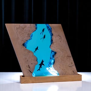 Shark Lamp – Bold LED Ocean Night Light, Cool Sea Predator Decor for Kids and Adults, Unique Nautical Gift for Marine and Shark Lovers