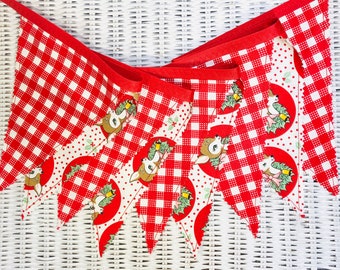 Free USA Shipping/Red Christmas Fabric Banner/Vintage Inspired Deer Christmas Fabric Banner Bunting/Christmas Gingham Fabric Banner/Bunting