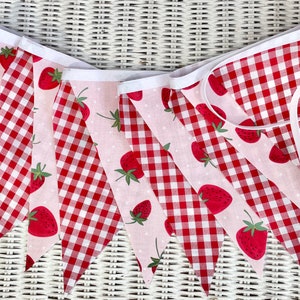 Strawberry Fabric Banner/Strawberry Farmers Market Fabric Banner/Strawberry Red Gingham Fabric Banner/Strawberry Bunting/Strawberry Garland