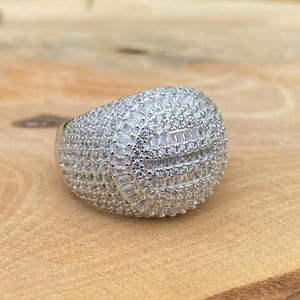 Anillo de plata redondo con diamante Cz, plata de ley 925, anillo de plata helada, anillo de plata hecho a mano, joyería de plata para hombres, regalo para hombres, regalo para él