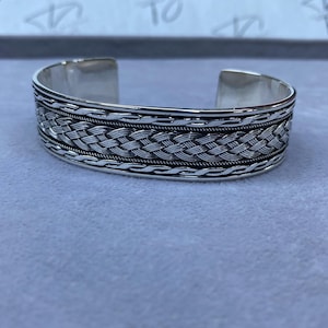 Silber Manschette Armband, Silber Handmade bestickt Armband, Silber Armreif Armband, 925k Sterling Silber Armband, Geschenk für Männer