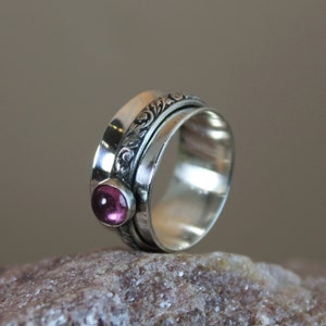 Elegant Spinner Ring image 3