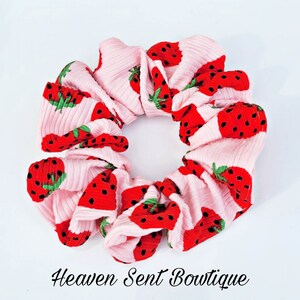 Strawberry Scrunchy/Hair Tie/Pink Scrunchies/Scrunchy/knit Scrunchy/Pony Holder/Birthday Gift for girls/Scrunchies/Fruit Hair Scrunchy