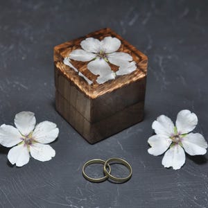 Gepersonaliseerde gravure houten ringdoos, voorstel verlovingsringdoos met naam, trouwringdrager, jubileumcadeau, ringdoos graveren