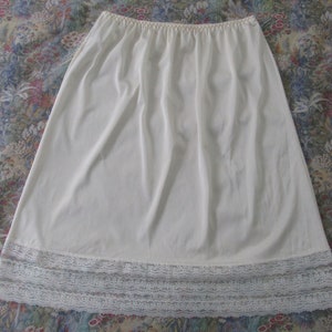 Vintage 1980s Half SLip - Candleglow Cream size L 25 long
