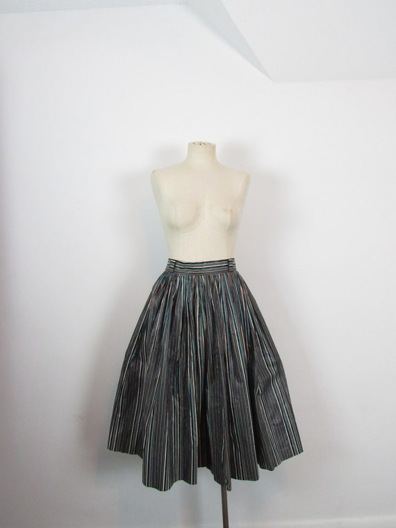 1950s Circle Skirt - Full Skirt - Striped Polishe… - image 10