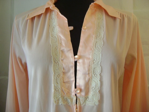 Peach Lace Nightgown - Decadent Peachy Lace Vinta… - image 1