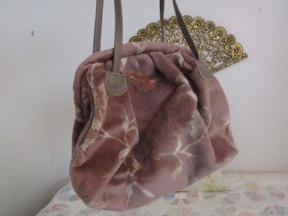 Mauve Carpet Bag / Vintage Dusky Pink Clamshell P… - image 3