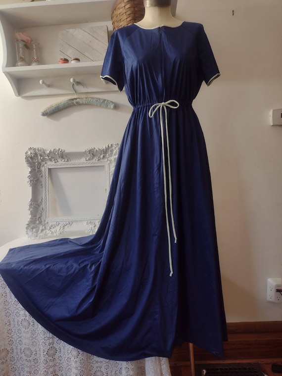 Vintage dark Royal blue nightgown. Vanity Fair, La