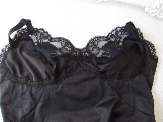 Vintage 1960s Sears short black slip with lace - image 8