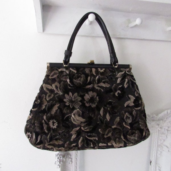 vintage 1960s Black and Gray Chic Carpet bag - Floral kiss-lock purse