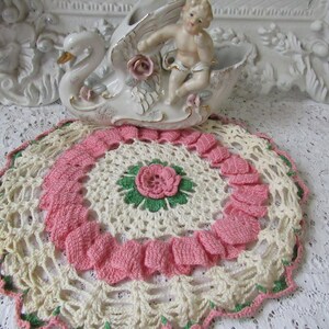 Vintage Pink and Green Bowl Cover - crochet retro kitchen bowl cover