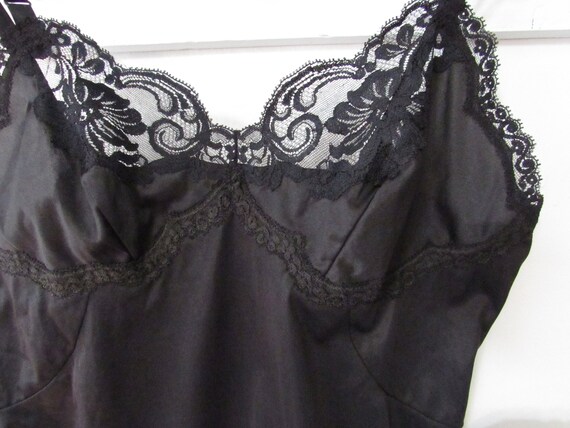 Vintage 1960s Sears short black slip with lace - image 7