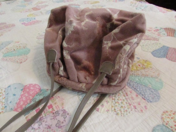 Mauve Carpet Bag / Vintage Dusky Pink Clamshell P… - image 2