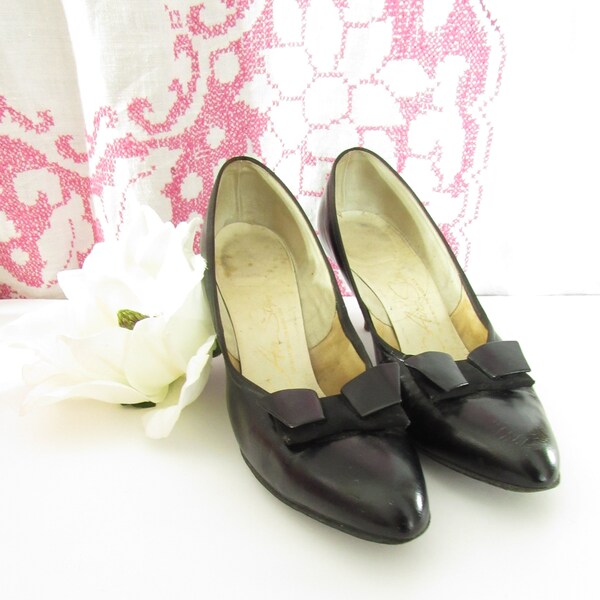 1960s Black Pumps - Black Air Steps